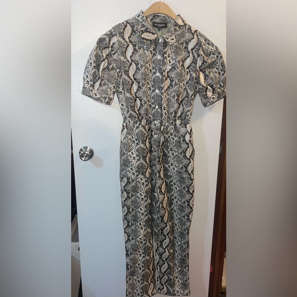 SIZE M Button down Kittenish jumpsuit